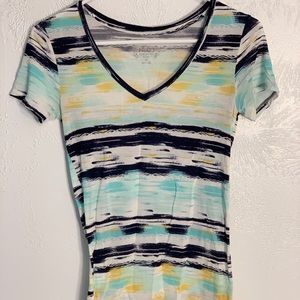 Mudd Blue, White, and Yellow Patterned Tee
